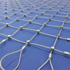 Сетка нержавеющая тросовая со скобочным креплением и квадратной ячейкой Н1 7х7 AISI 316 25х25х1 мм